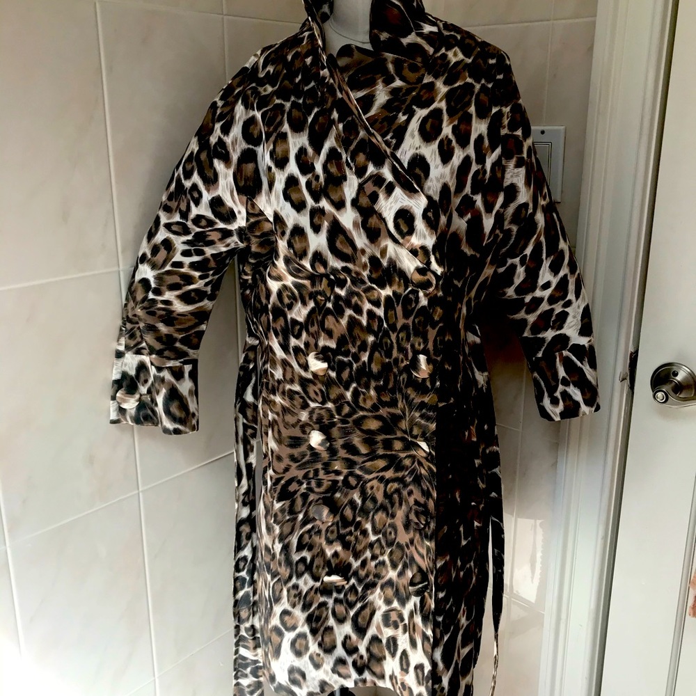 Vertigo Paris vibrant print trench coat.